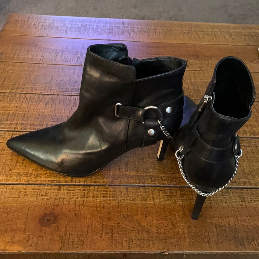 Guess booties